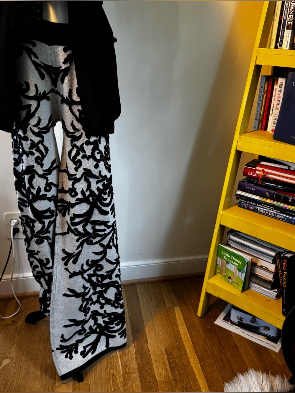 Vertigo Black and White Floral Pattern Wide-Leg Pants